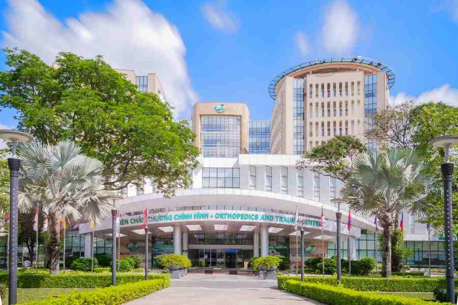 Bệnh viện Quân y 175 là bệnh viện đa khoa tuyến cuối, trực thuộc Bộ Quốc phòng 