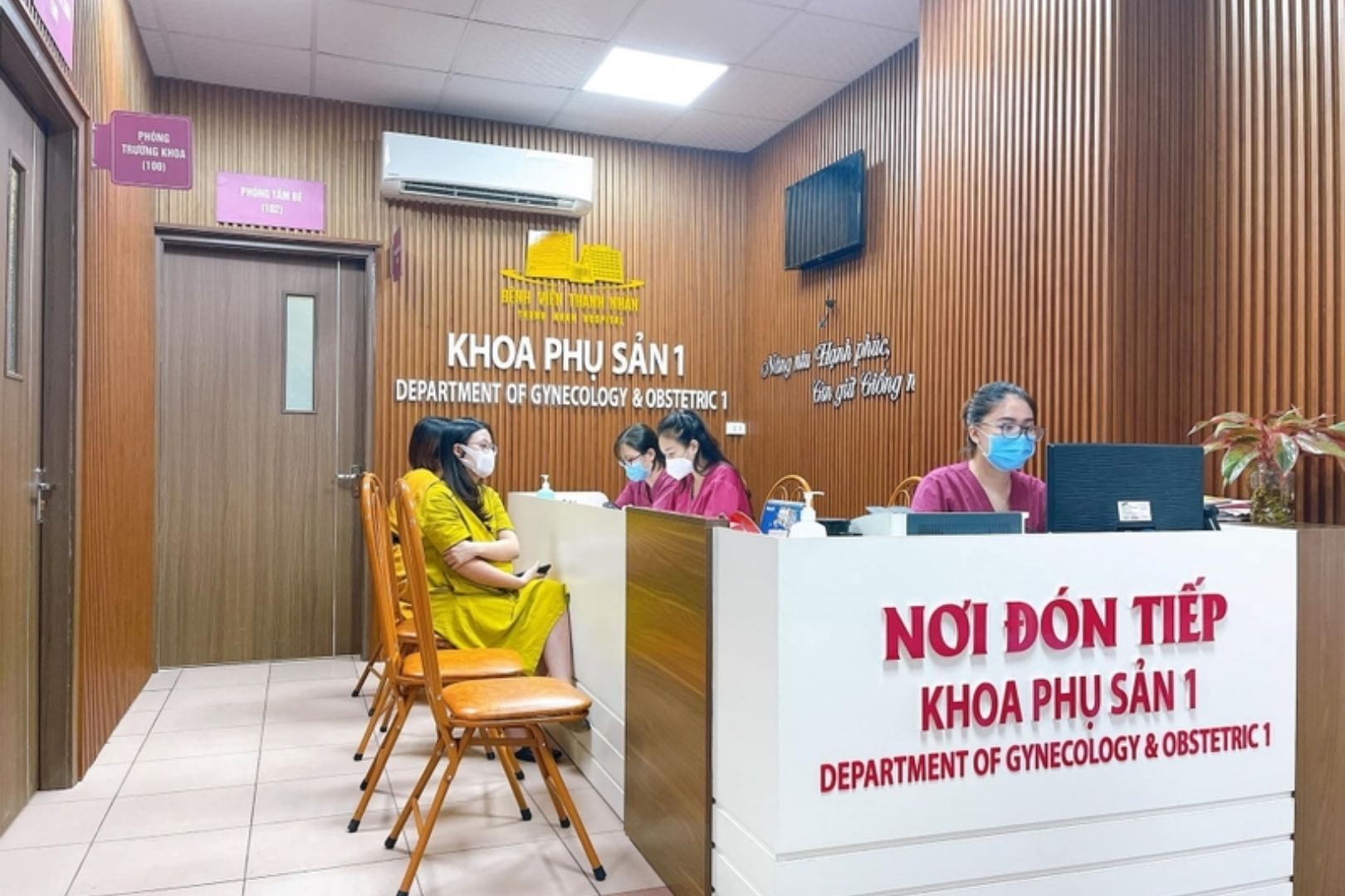 Người bệnh sử dụng BHYT khi khám tại Bệnh viện Thanh Nhàn
