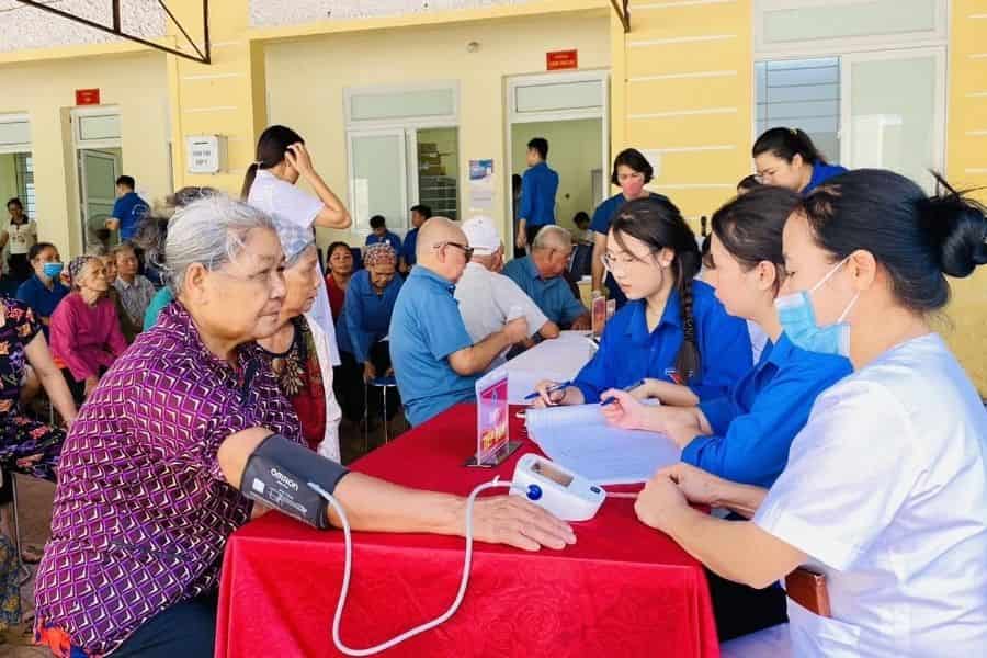 Trung tâm Y tế Kim Bôi không ngừng nâng cao chất lượng khám chữa bệnh và phát triển chuyên môn