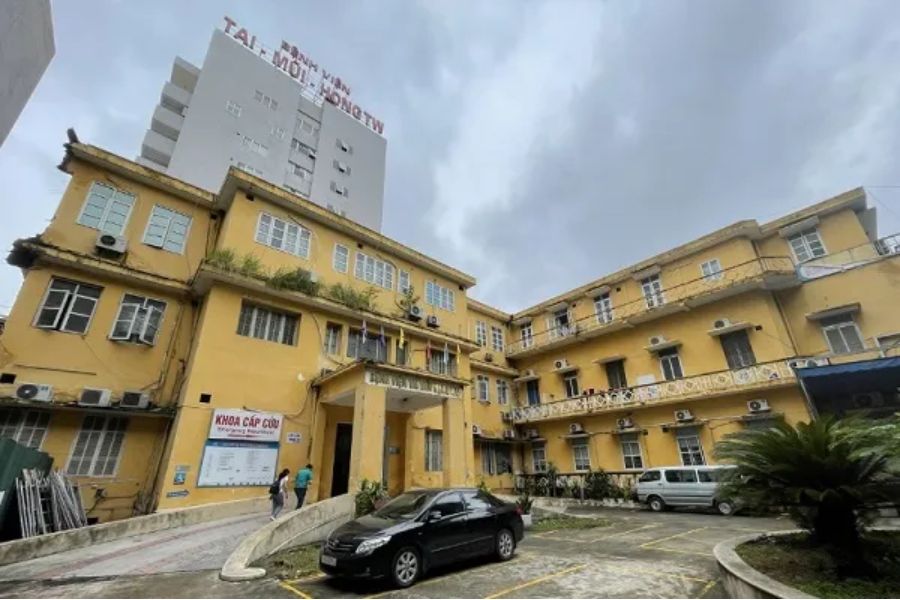 Khuôn viên Bệnh viện Tai Mũi Họng Trung ương