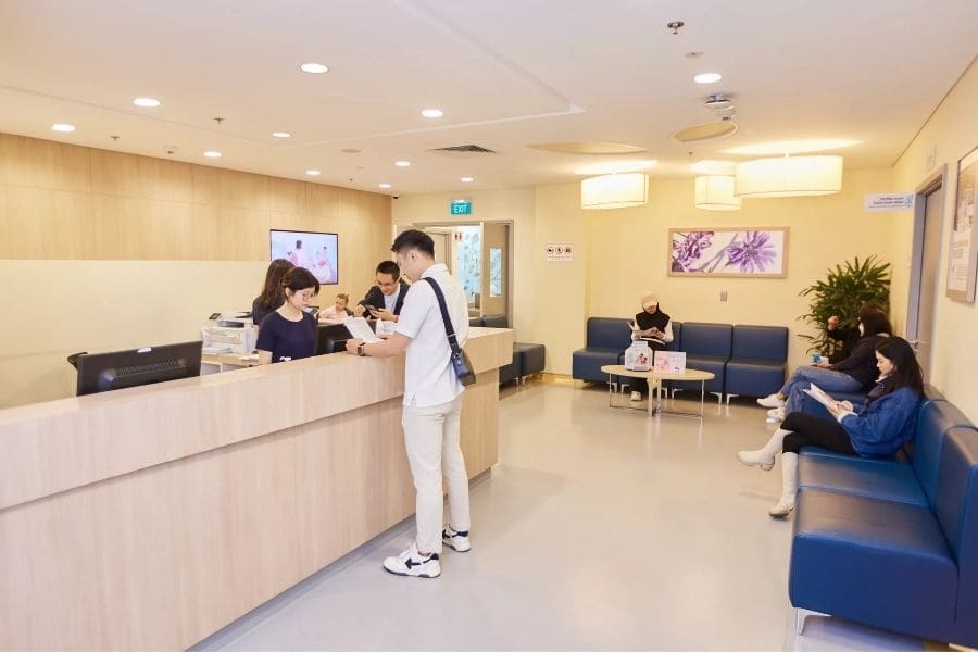 Bệnh viện Việt Pháp có hỗ trợ khám BHYT trái tuyến