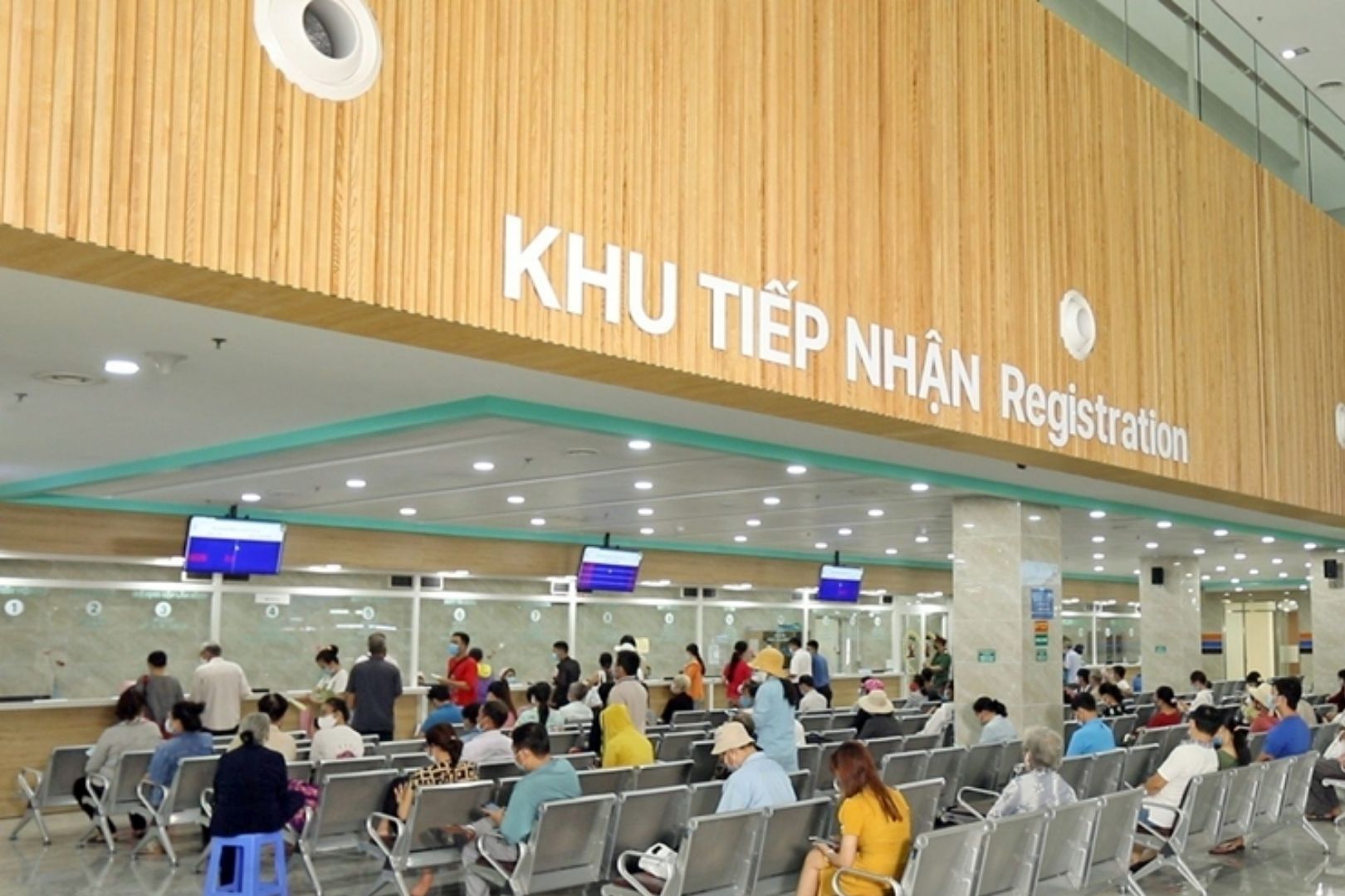 Khu vực tiếp nhận và khám bệnh tại Bệnh viện Quân y 175 