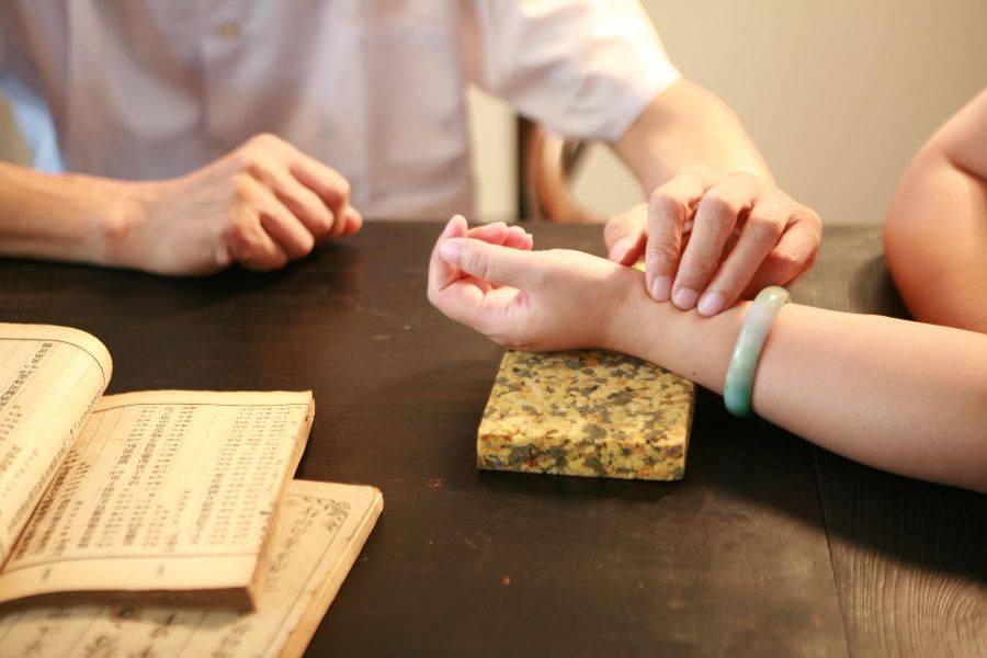 Bệnh viện Y học cổ truyền tỉnh Quảng Ngãi có tiếp nhận khám chữa bệnh bằng BHYT cho mọi đối tượng