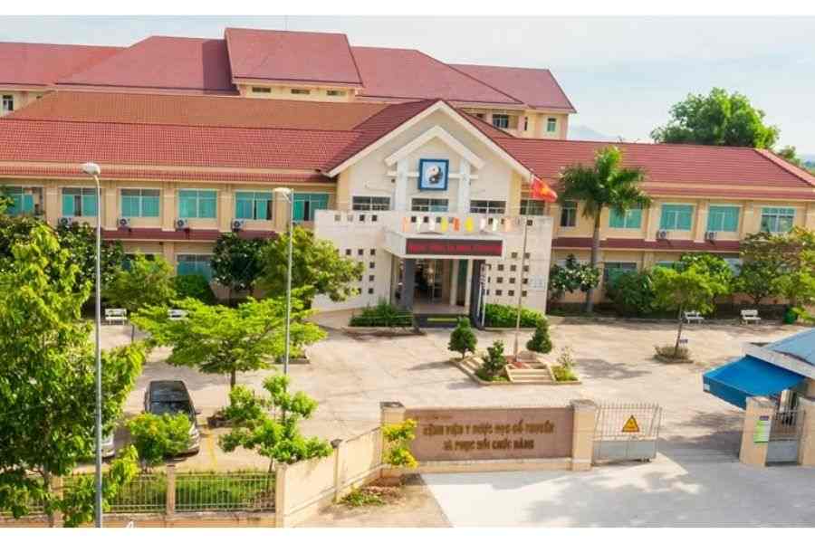 Khuôn viên bệnh viện Y học cổ truyền - Phục hồi chức năng Bình Thuận