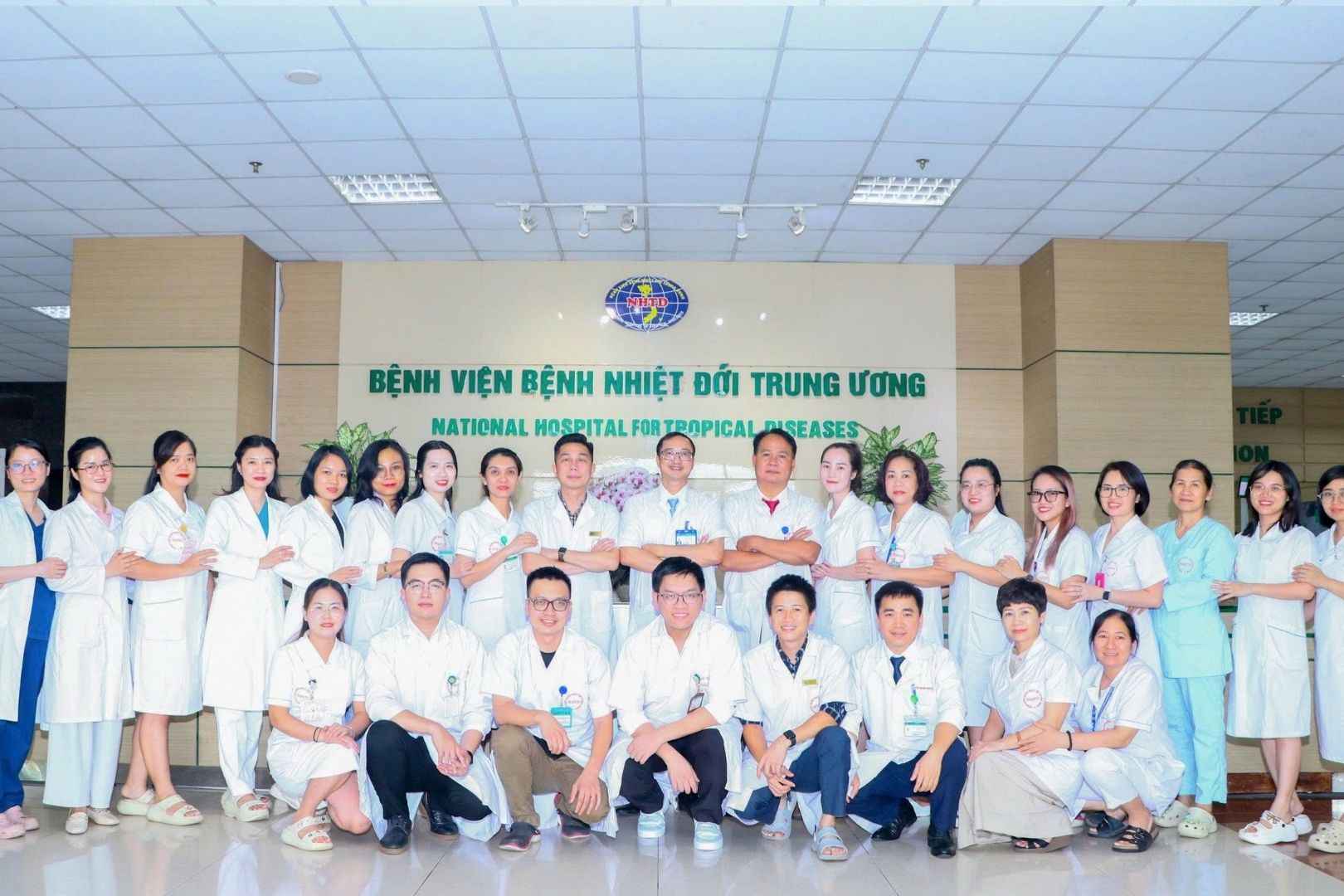 Đội ngũ bác sĩ tại Bệnh viện Bệnh Nhiệt đới Trung ương