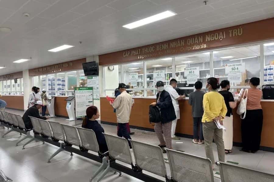 Bệnh viện Quân y 103 trực thuộc Học viện Quân y với hệ thống chuyên khoa đa dạng