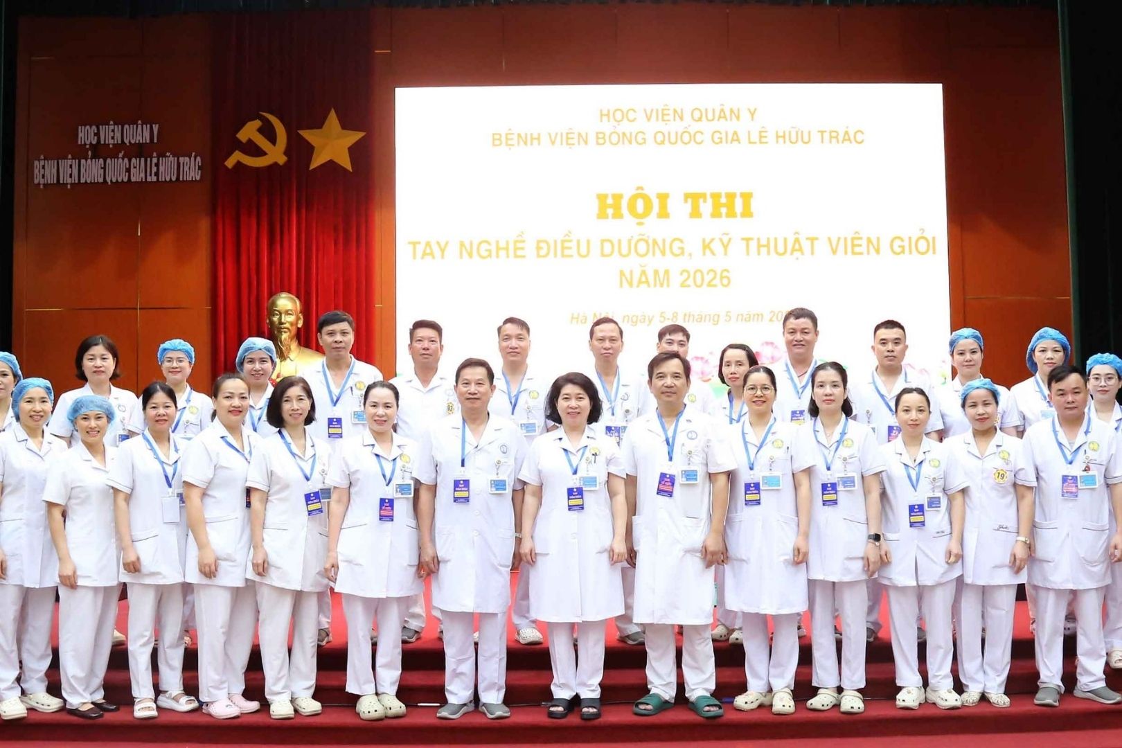 Đội ngũ bác sĩ và chuyên gia tại Bệnh viện Bỏng Quốc gia