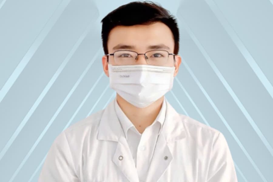 Thạc sĩ, Bác sĩ Thiều Sĩ Sắc, chuyên khoa Nam học và Tiết niệu tại Bệnh viện Hữu Nghị Việt Đức