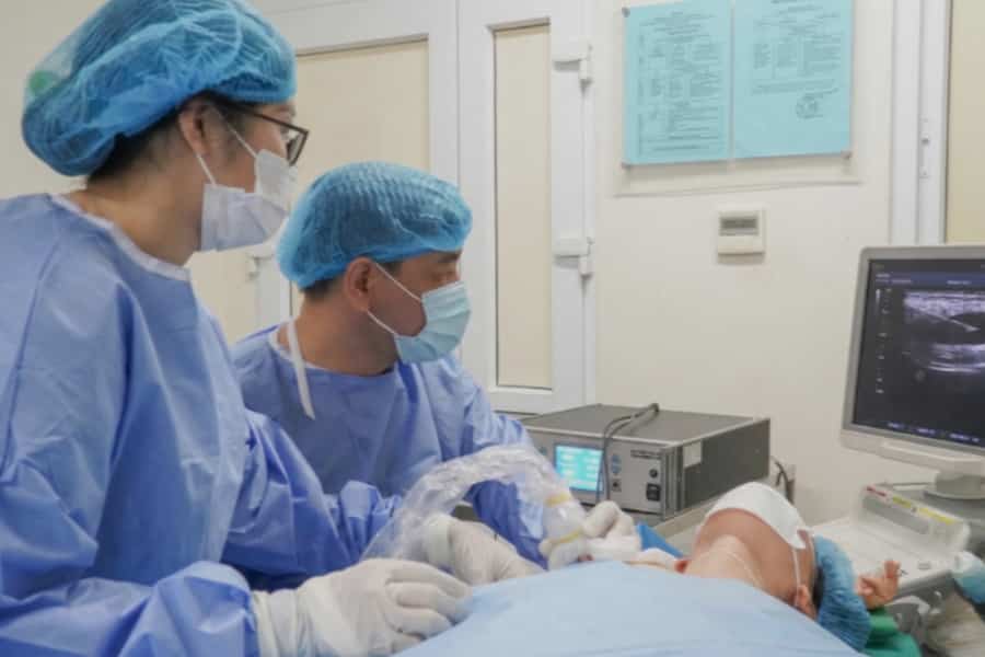 Ca phẫu thuật ung thư vú đòi hỏi đội ngũ bác sĩ chuyên môn cao và trang thiết bị hiện đại tại các bệnh viện uy tín