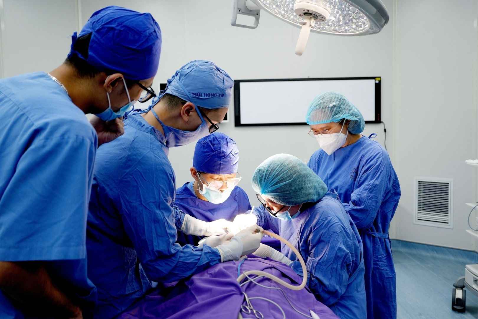Đội ngũ bác sĩ tại Bệnh viện Tai Mũi Họng Trung ương
