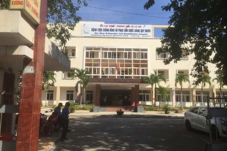 Khuôn viên Bệnh viện Chỉnh hình và PHCN Quy Nhơn