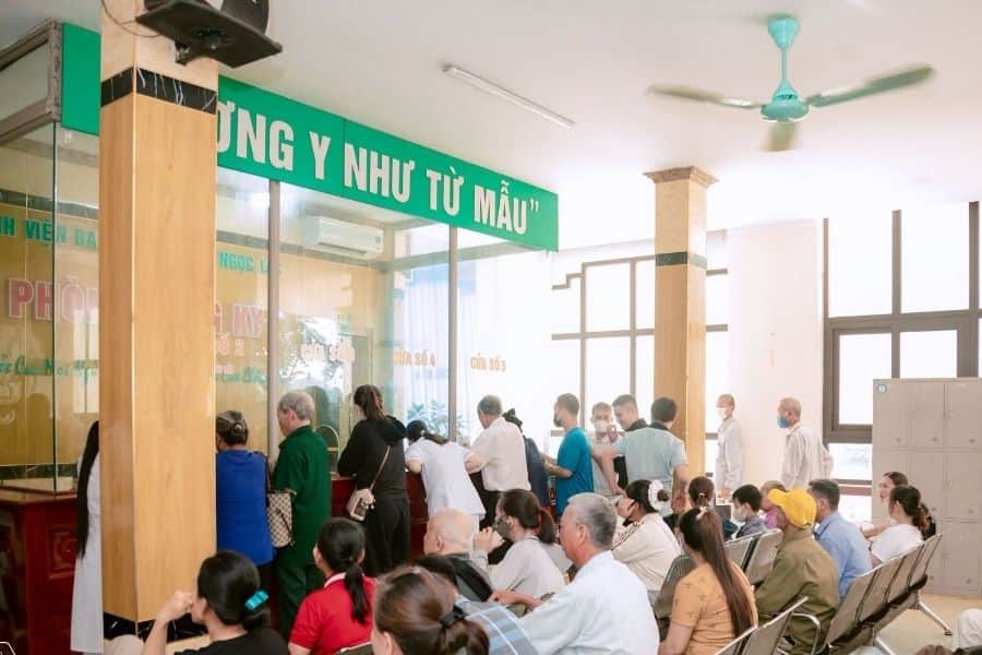 Khám chữa bệnh bằng BHYT tại Bệnh viện Đa khoa Ngọc Lặc