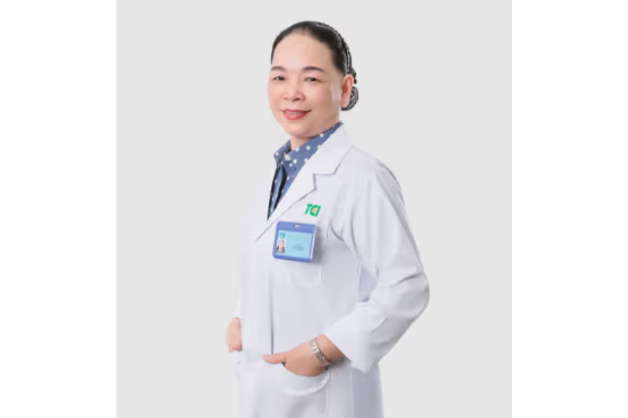 Chuyên gia da liễu Lê Bích Hà
